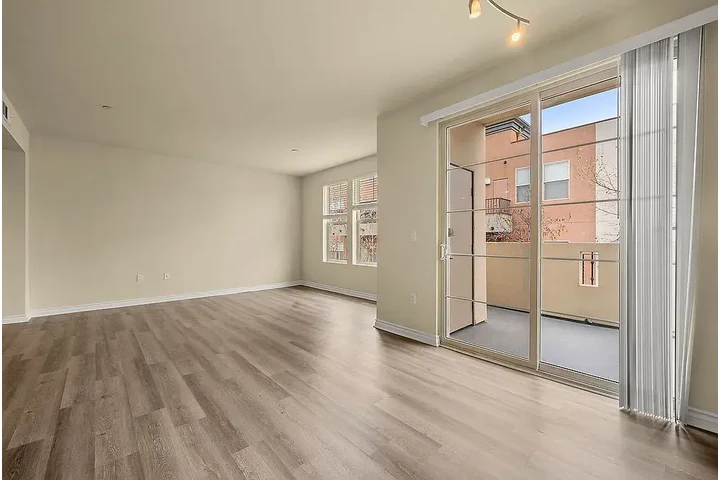 $2000 : ROOM FOR RENT IN RIVERSIDE image 5