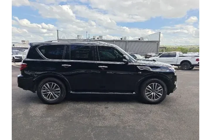 $26990 : Nissan Armada 2021 4x2 SL 4d image 2