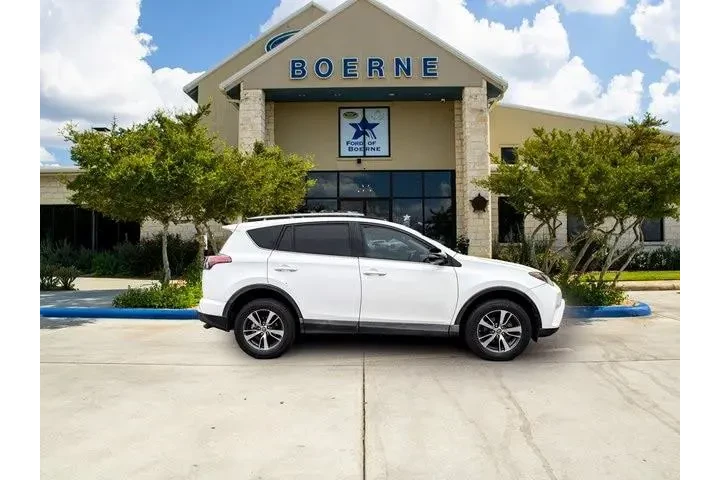 $17997 : Toyota RAV4 2017 XLE 4dr SUV image 6