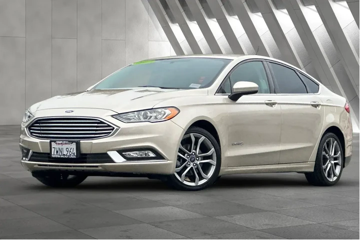 $10200 : Ford Fusion Hybrid 2017 SE 4 image 2