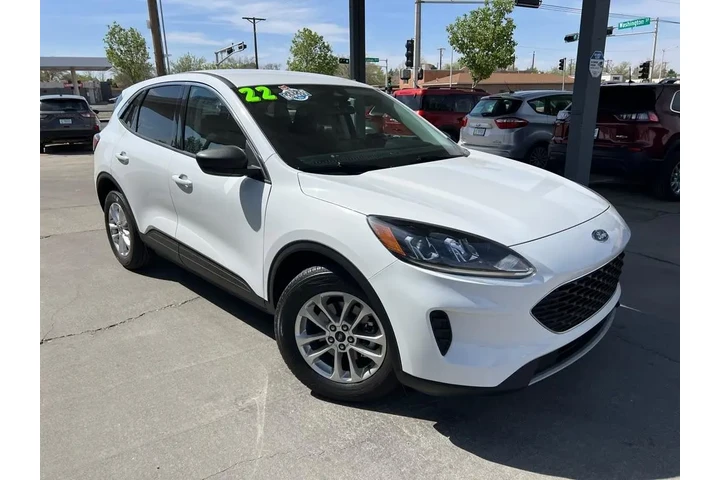 2022 Escape Hybrid SE image 3