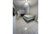 $1350 : Rento Efficiency Amueblado. thumbnail