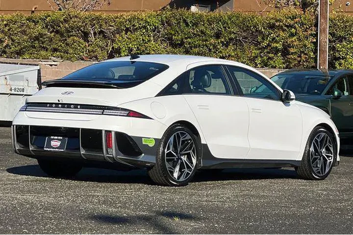 $18990 : Hyundai IONIQ 6 2023 SEL 4dr image 5
