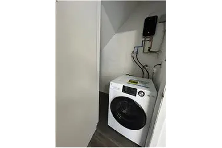 $550 : Rental property with 2 bedro image 7