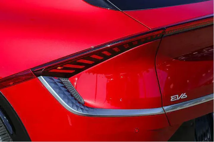 $25992 : Kia EV6 2024 Wind 4dr Crosso image 10