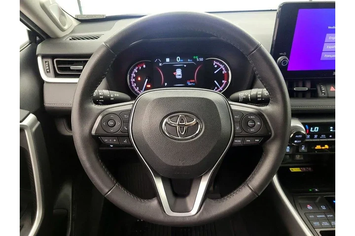 $32998 : Toyota RAV4 2023 AWD XLE Pre image 10