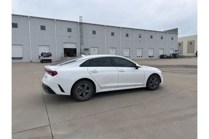 $15276 : Kia K5 2023 LXS 4dr Sedan image 5