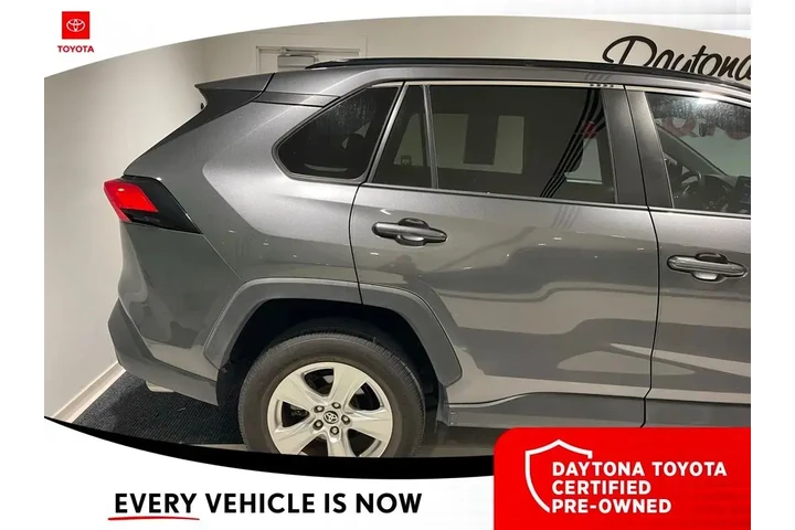 $26500 : Toyota RAV4 2021 XLE 4dr SUV image 9