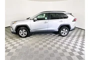 $25800 : Toyota RAV4 2024 XLE 4dr SUV thumbnail