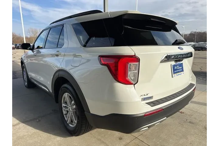 $31900 : Ford Explorer 2023 AWD XLT 4 image 5