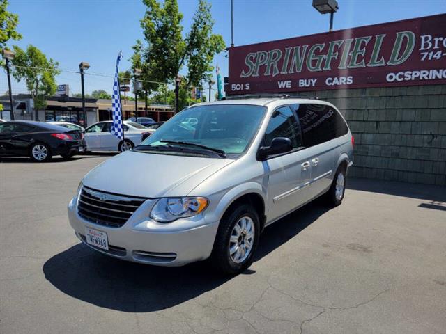 $6995 : 2006 Town and Country Touring image 2