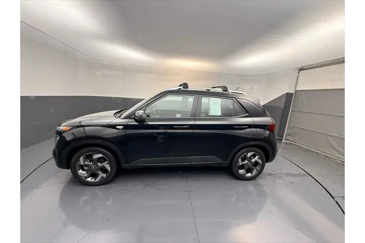 $19889 : Hyundai VENUE 2024 SEL 4dr C image 3