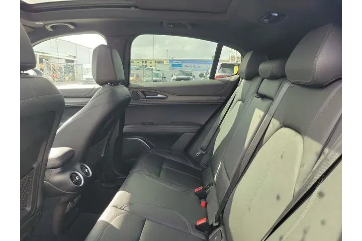 $24990 : Alfa Romeo Stelvio 2023 AWD image 6