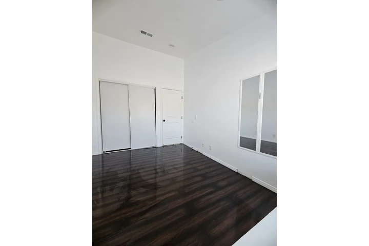 $820 : Cuarto En Casa image 1