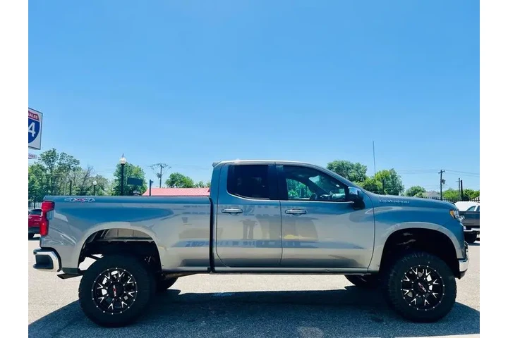 $25995 : 2020 Silverado 1500 LT Double image 8