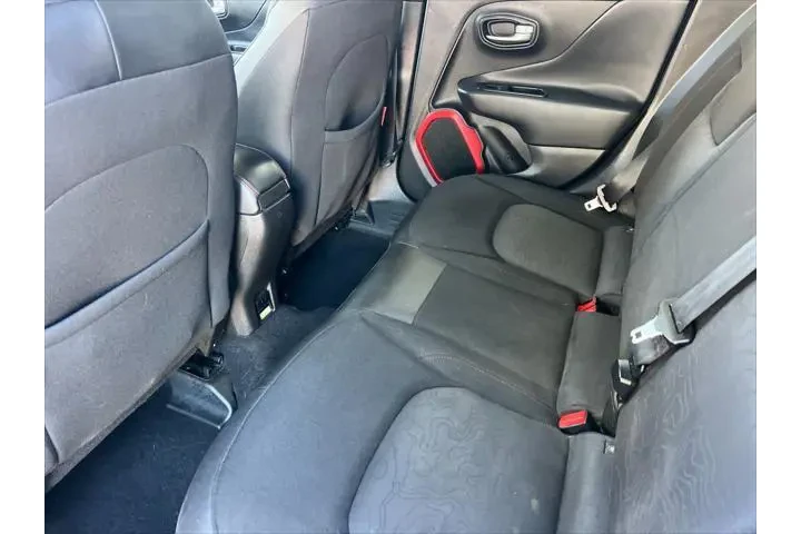 $9899 : Jeep Renegade 2016 4x4 Trail image 5