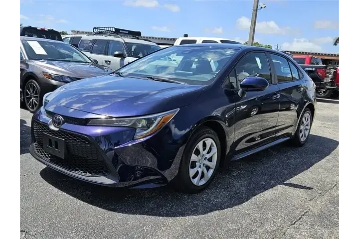 $17990 : Toyota Corolla 2022 LE 4dr S image 2