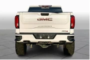 $39384 : GMC Sierra 1500 2021 4x4 AT4 thumbnail