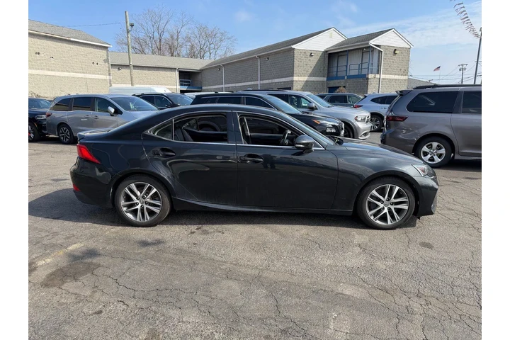 $25485 : Lexus IS 300 2018 AWD 4dr Se image 9