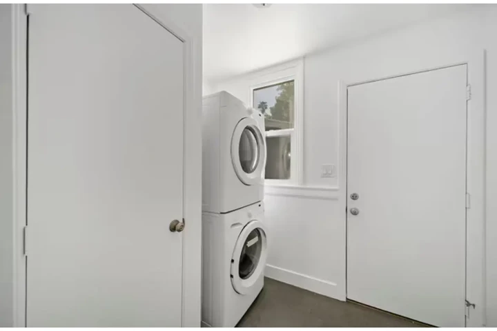 $2500 : 3 bedroom house in Los Angeles image 9