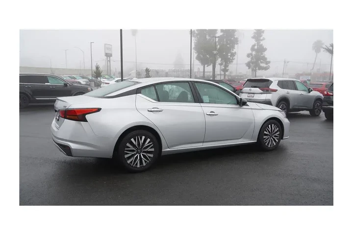 $18984 : 2024 Altima 2.5 SV image 6