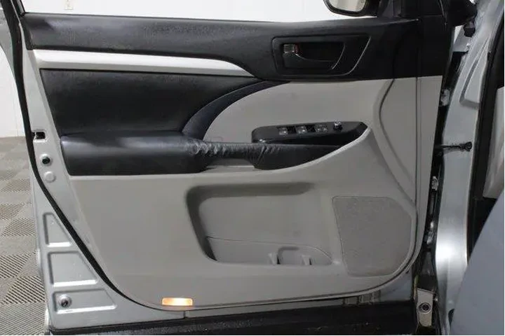 $14889 : Toyota Highlander 2015 AWD L image 6