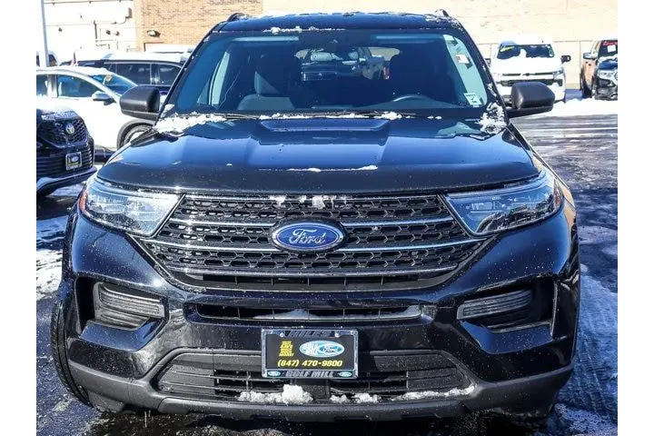 $34897 : Ford Explorer 2024 AWD XLT 4 image 2