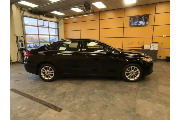 $16697 : Ford Fusion 2020 SE 4dr Seda image 8