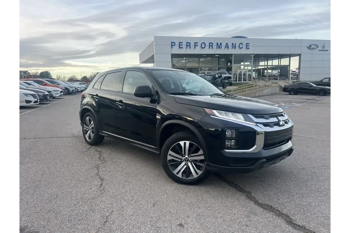 $17582 : Mitsubishi Outlander Sport 2 image 2