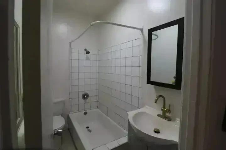 $1379 : LA. APARTAMENTO SINGLE image 2