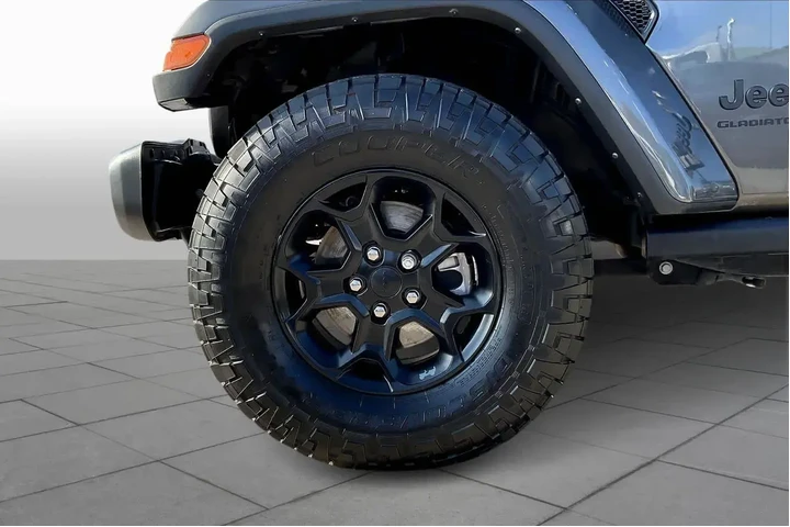 $33664 : Jeep Gladiator 2023 4x4 Free image 9