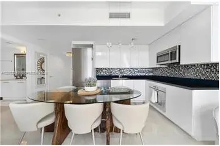 $5500 : Rental property with 3 bedro image 10