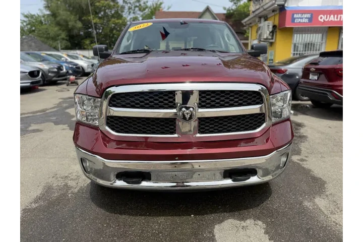 2022 RAM 1500 Classic SLT image 3