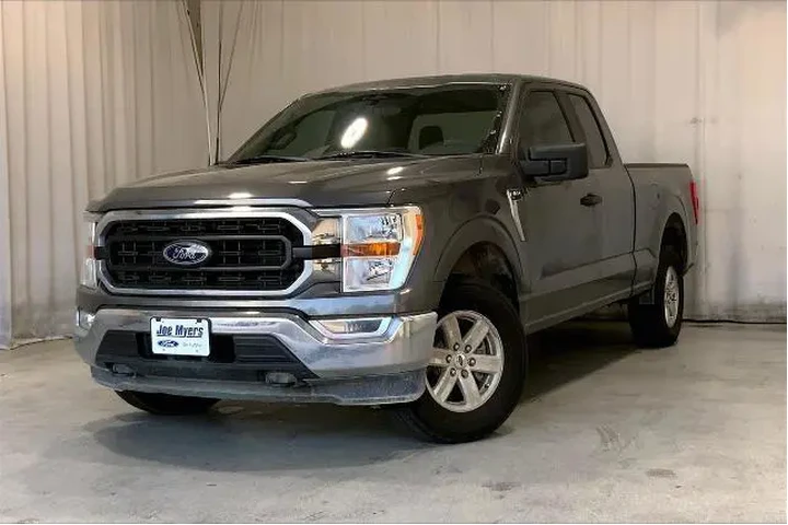 $31591 : Ford F-150 2022 4x4 XLT 4dr image 2