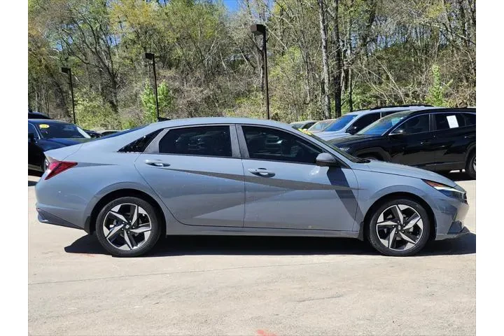 $20490 : Hyundai ELANTRA 2023 SEL 4dr image 8