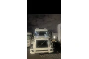 $15000 : SEMITRUCK VOLVO 2016 thumbnail