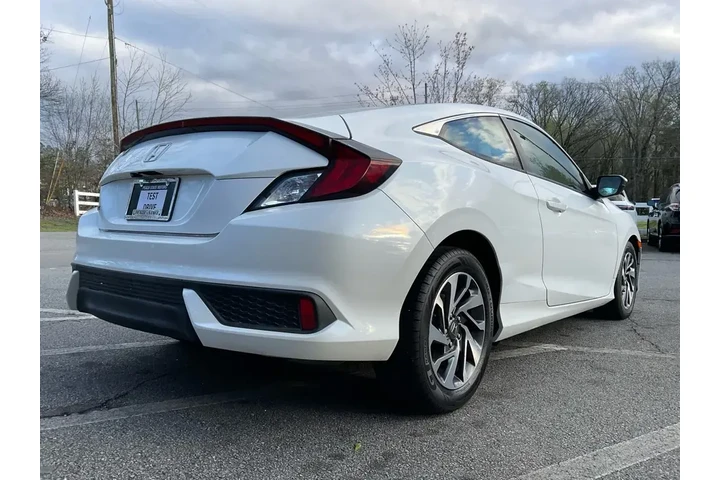$13685 : Honda Civic 2020 LX 2dr Coup image 5
