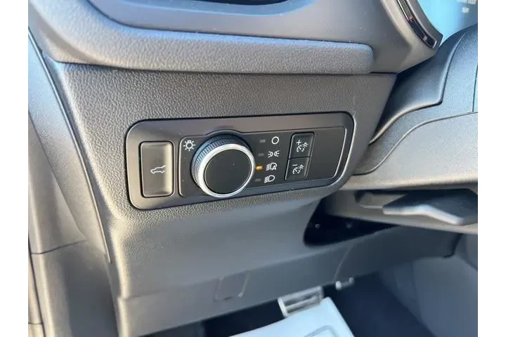 $25248 : Ford Escape 2024 AWD ST-Line image 8