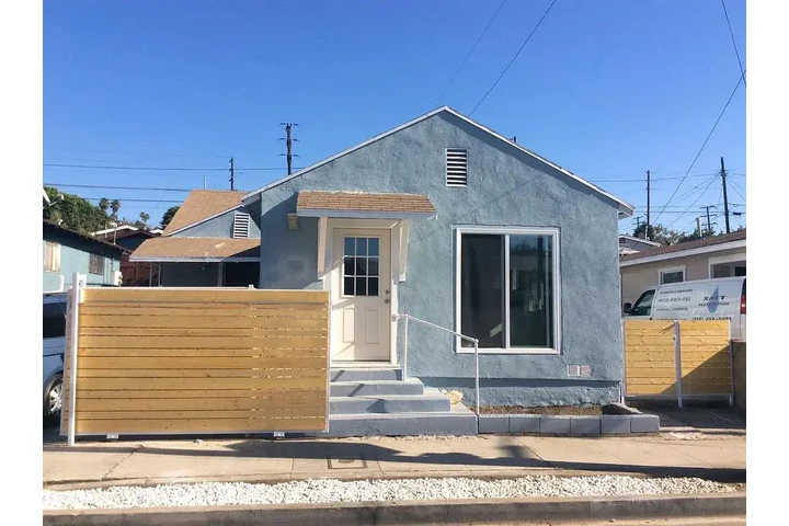 $800 : Beautiful Home...Los Angeles image 1