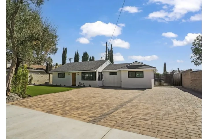 $2500 : 3 Bedroom Home In Los Angeles image 1