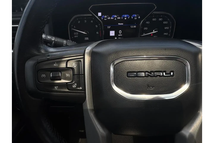 2021 GMC Yukon Denali 2WD image 10