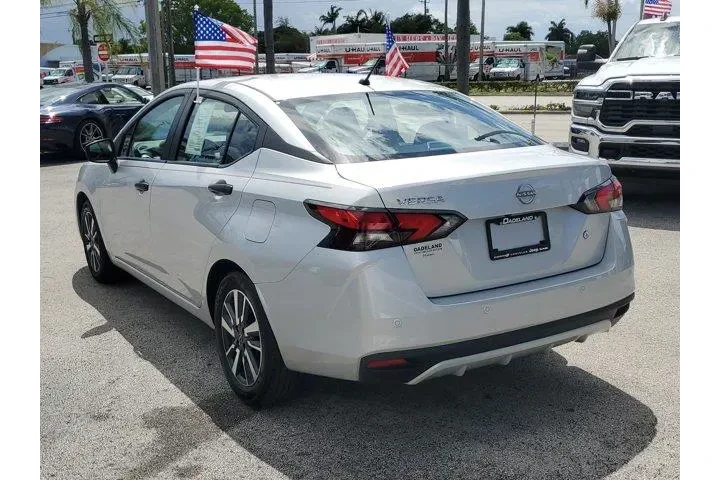 $15991 : Nissan Versa 2024 S 4dr Seda image 5