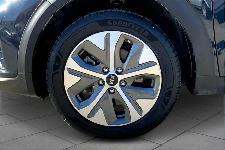 $14490 : Kia Niro EV 2020 EX 4dr Cros image 10