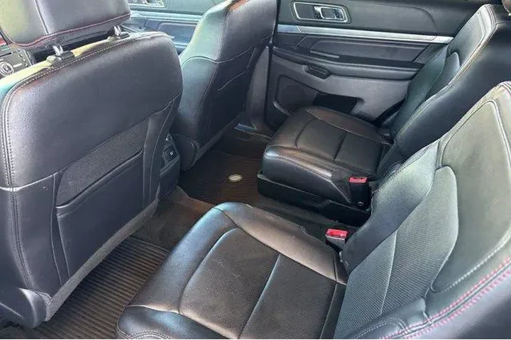 $18455 : Ford Explorer 2016 AWD Sport image 6