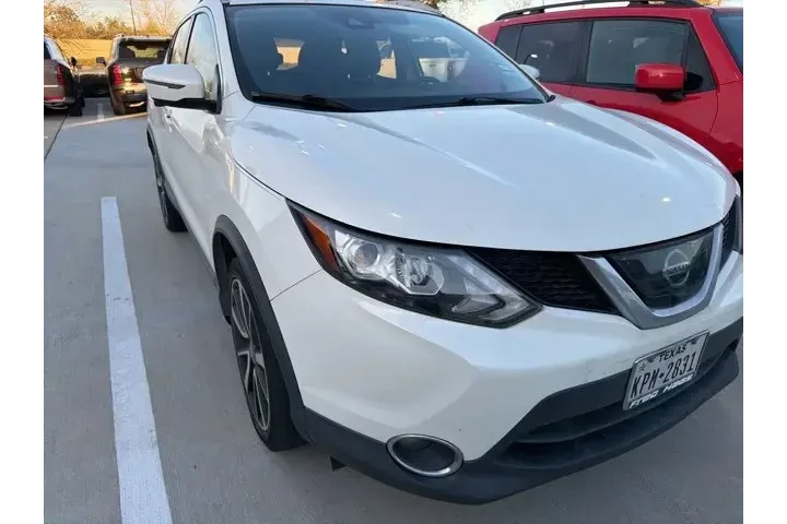 $14988 : Nissan Rogue Sport 2017 S 4d image 2
