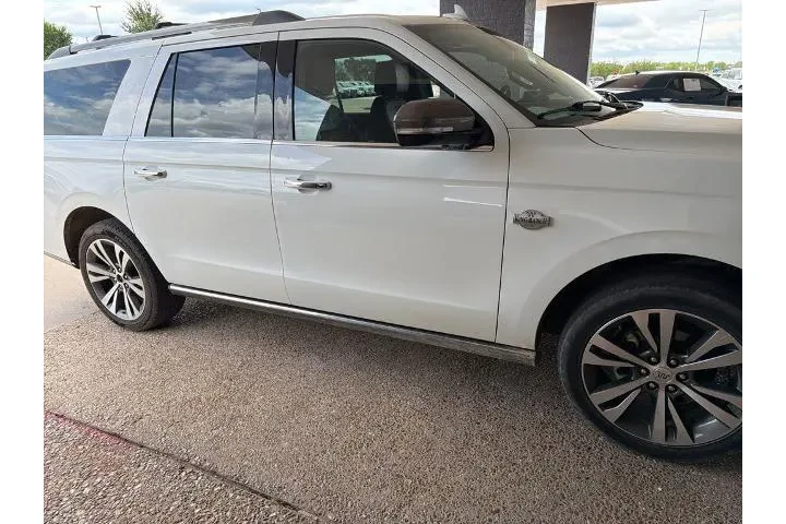 $35517 : Ford Expedition MAX 2021 4x4 image 4