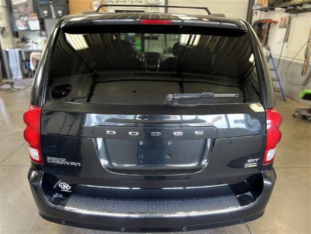 2015 Grand Caravan SXT image 5