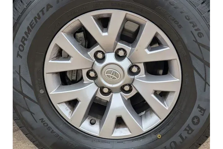 $26495 : Toyota Tacoma 2019 4x2 TRD O image 9