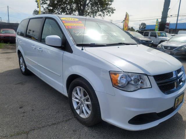 $9999 : 2016 Grand Caravan SXT Plus image 2