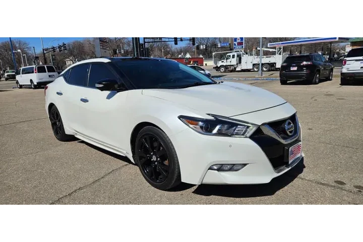 $15490 : 2018 Maxima Platinum image 4